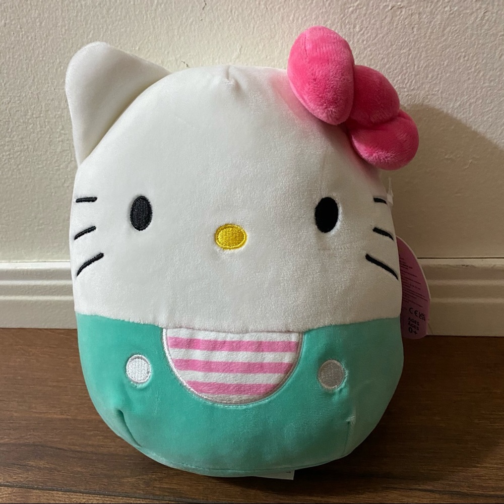 Hello kitty Squishmallow